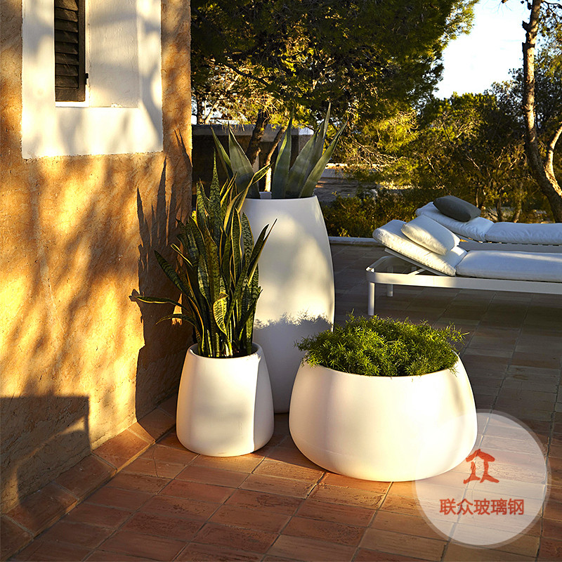 玻璃鋼彩繪花盆座椅高端亮麗成山西運城商場亮點