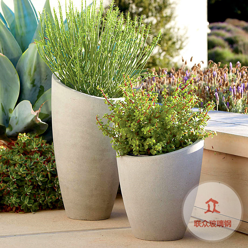 玻璃鋼卡通公仔雕塑工藝品中黃變造成原因