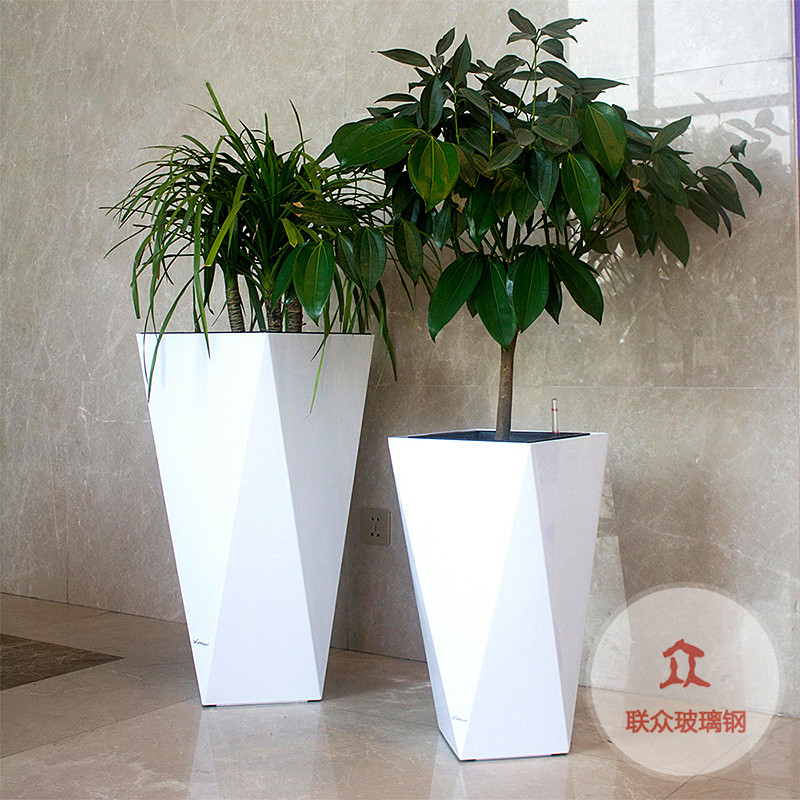 深圳玻璃鋼家具產(chǎn)品的日常保養(yǎng)技巧