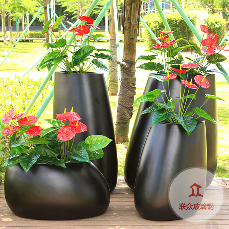 玻璃鋼花盆與環(huán)氧樹(shù)脂盆栽花盆的差別