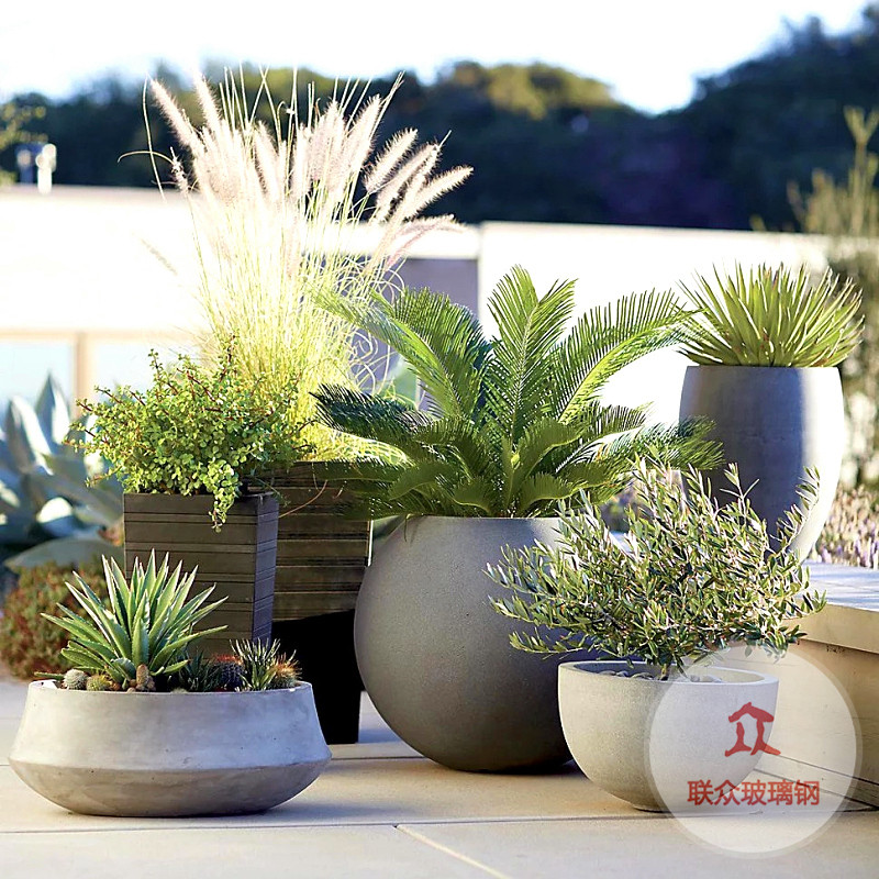 深圳玻璃鋼廠家美陳花盆多樣的表現(xiàn)方式