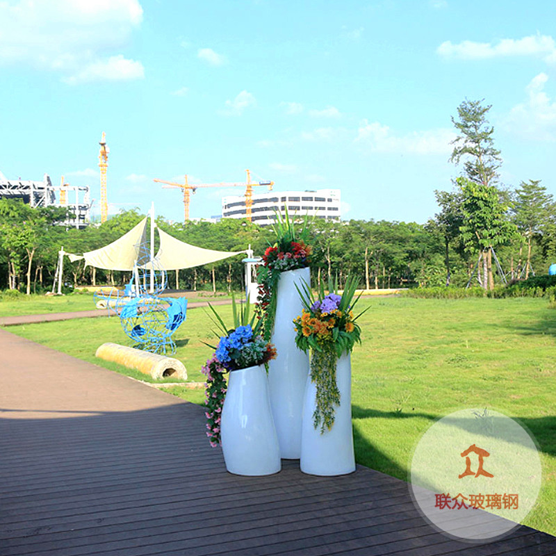 深圳玻璃鋼雕塑制作的大致的工藝流程包含哪些呢？