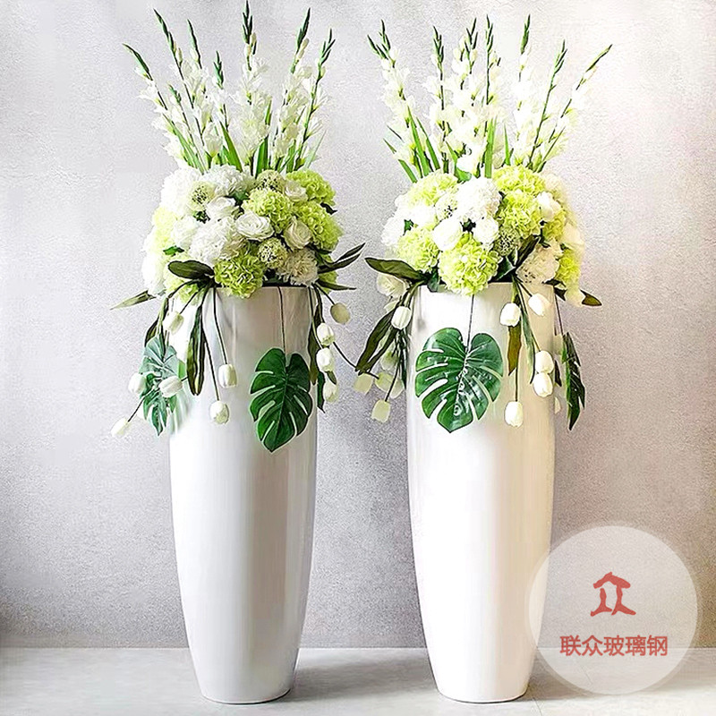 深圳玻璃鋼工廠制作玻璃鋼雕塑要點(diǎn)都有哪些？