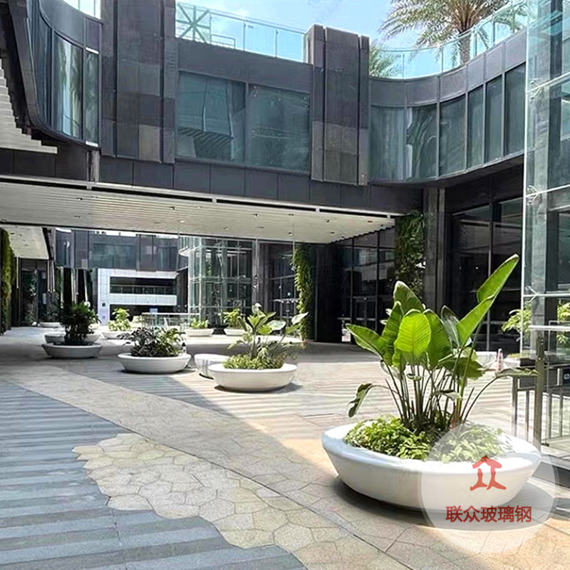 玻璃鋼生產(chǎn)廠(chǎng)家分享雕塑工藝品的防護(hù)方法