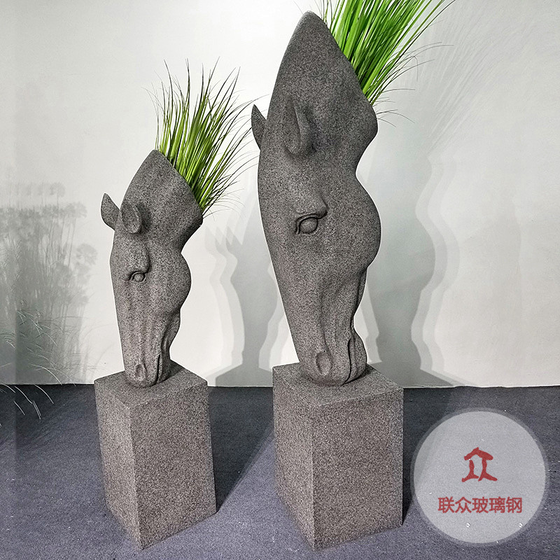 如何制作出優(yōu)秀的玻璃鋼雕塑