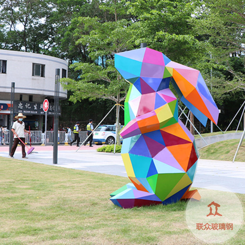 鏡面玻璃鋼浮雕有什么好的展示效果