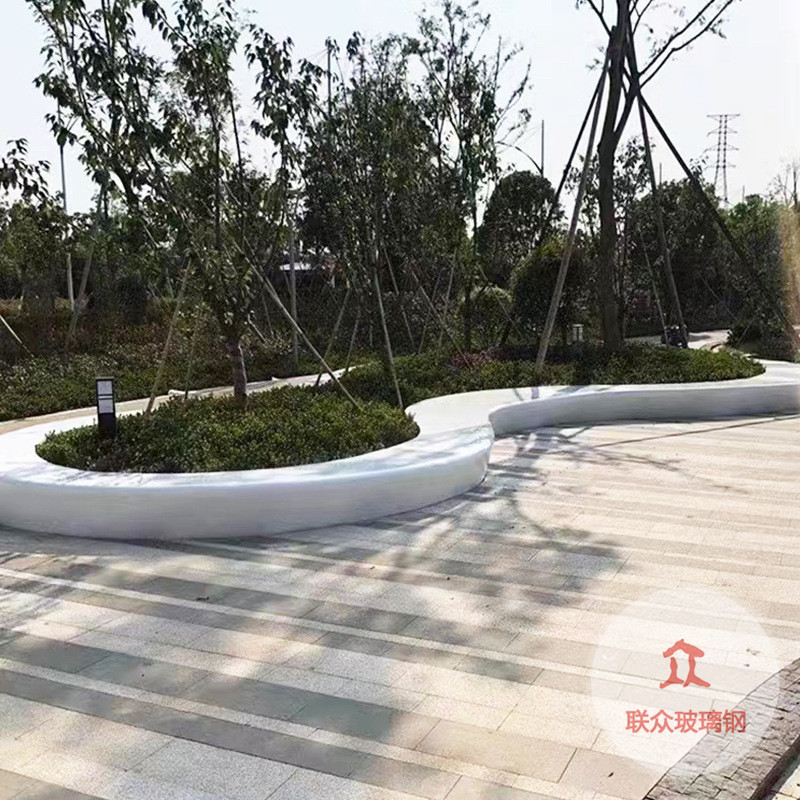 玻璃鋼環(huán)形座椅商場(chǎng)休閑椅戶外創(chuàng)意木紋防腐木樹池長(zhǎng)條坐凳廠家