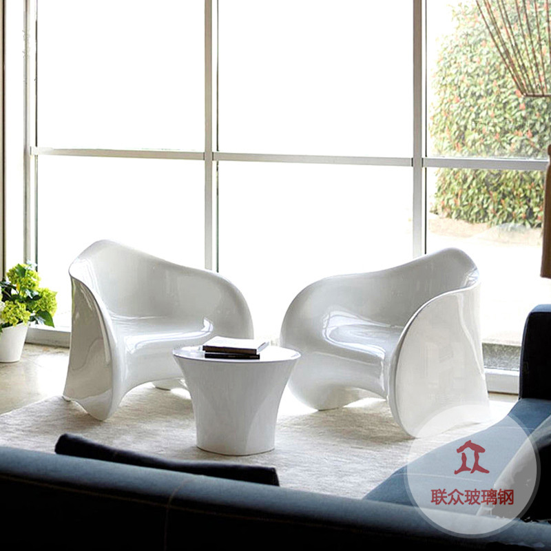 戶外公園小白人玻璃鋼卡通座椅商場休閑椅兒童區(qū)坐凳創(chuàng)意長椅
